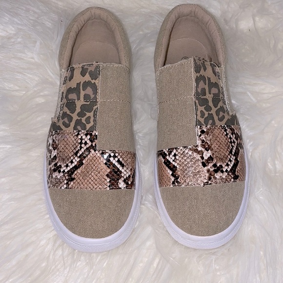 Jolimall. Snakeprint Slip on Sneakers sz9 - Picture 1 of 5